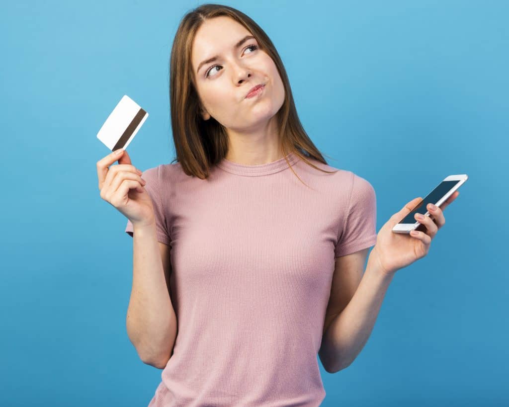 Tarjeta de Crédito instantánea o Tarjeta de Crédito Bancaria